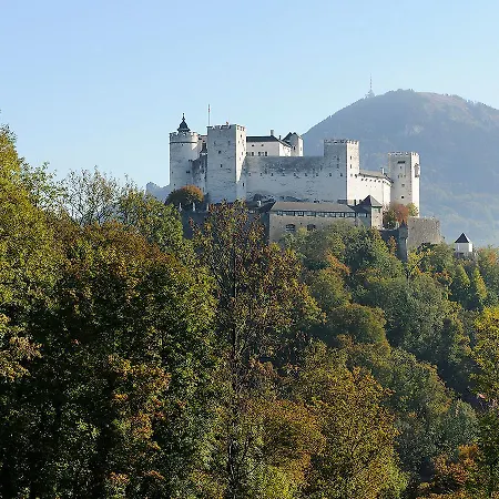 Forsthaus.10 Daire Strobl